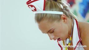 Ivana Sugar opens her legs to take some intense pussy pump