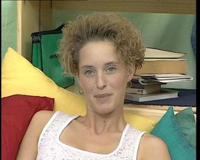 Dorfmaedchen Michelle Zeigt Ihre Muschi - Village Girl Michelle Shows Her Pussy