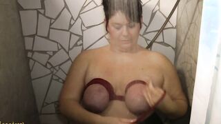 Annadevot - Cum showered