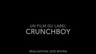 Màn quan hệ tình dục trần trụi cực mạnh giữa cô nàng nghiệp dư xăm trổ Jess Royan và Master Aaron cùng Dante Lucas, bao gồm màn oral sex, liếm láp và xuất tinh nóng bỏng.