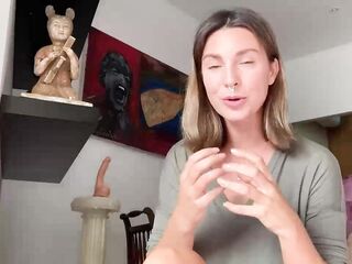 Enchanting lady is offering a detailed explanation about licking snatch in her fresh DIY movie