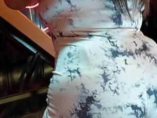 Gym routine with wet oral-sex squirts in my throat