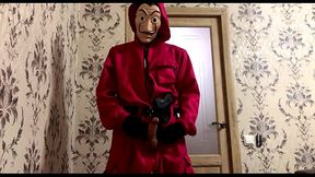 The robber from the &quot_PAPER HOUSE&quot_ found a worker and cums on his face / Dirty Russian conversations / La Casa De Papel