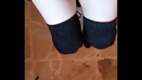 GretaLa - incinta con gli stivali neri