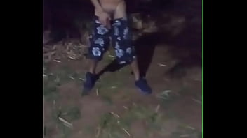 NO PARQUE COM MAGRELO SUPER DOTADO