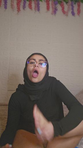 Sucking My Feet and Anal Dildo Mia Niqab