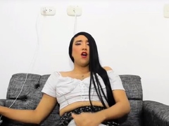 Amateur Shemale Stroke Her Dick