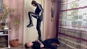 18 yo teen long foot worship and boots trampling