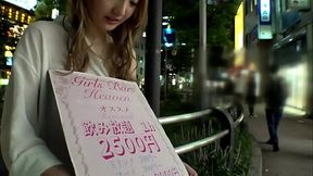 関西弁が可愛いド派手な金髪ギャルを捕獲！！見た目に寄らず丁寧に舐め上げるフェラチオといやらしすぎる動きで攻める4次元手コキは必見！！感度抜群のスレンダーボディをガタガタと震わせてイキ狂い潮吹き絶頂！！中出しされても物足りず「もう終わりなん？？」とおねだりする関西弁ギャルに萌えまくり！！2連続大量発射！！