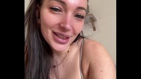 Ch&eacute_ri !Aujourd&rsquo_hui j&rsquo_h&eacute_site entre mes 2 jouets pr&eacute_f&eacute_r&eacute_s.. tu choisis ...