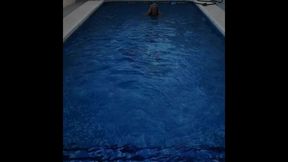Sexy BBW MILF in the swimming pool
