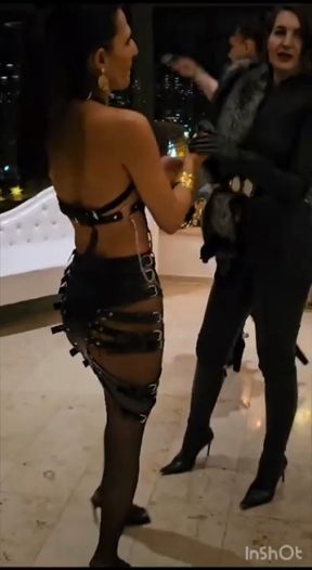 What happens when 2 dominatrixes get attracted 😉and worship the leather🔥 outfit from eachother? ...💥💥💥
Here you will see...