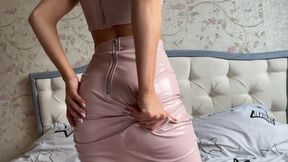 Glass Dildo Masturbation: Excited Latex Beauty Solo Session