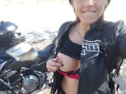 French Teen Motorcycle Exhibition - Motarde Française montre ses seins