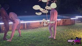 mini gang bang au bord de la piscine un soir d ete j invite des libertins ...