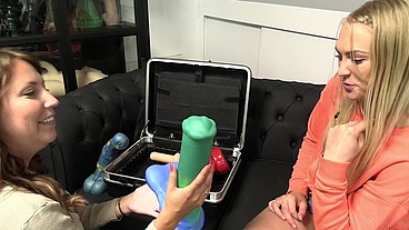 Mommy Fucks my Asshole