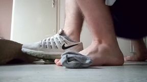 Teenager Nike Air Shoeplay