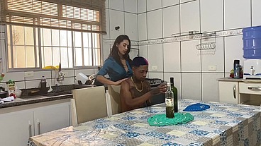NOVINHA COM O NOVINHO ENTRA MUITO GOSTOSO, GEME MUITO !!!!