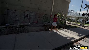 Baddie on Vacation Gets Fucked on The Bus