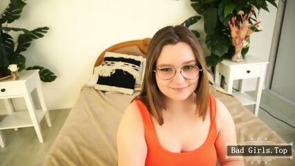 Big booty big boobs very pretty chubby teen