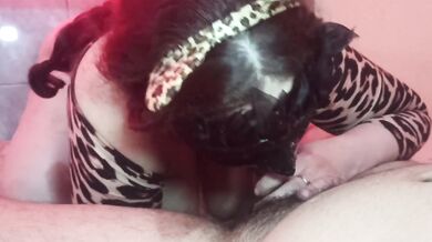 Mi hot wife masturbates me with her big tits