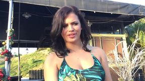 mature alana cruise knows how to rim ass