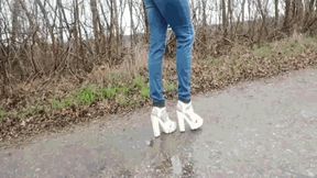 Stumbling in sandals MP4(1280x720)FHD