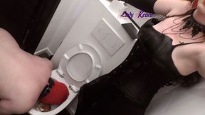 Mistress Lady Renee - Toilet cake - wmv