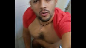Sexo er&oacute_tico no banheiro da academia, gozando de tanto tes&atilde_o.