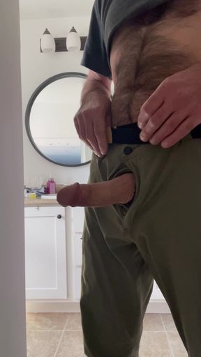 Stiff prick makes nice bulge in pants