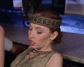 Good Looking German Sluts Pleasing Dudes at the Bar
