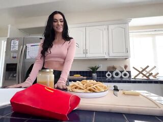 Venus Valencia’s Oral job Houses My Penis for a Facial Tattoo Bash!