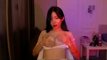 Asian GF gives a hot and steamy webcam show