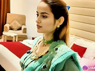 desi indian housewie ne bulaya ghar pe apne frnd ko aur jamke chudwaya full hindi audio.