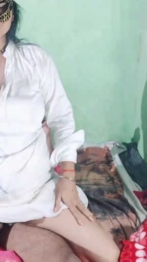 Desi Sexy Bhabhi Ki Devar Ne Chudai Ki Aur MMS Banaya   Clip 1