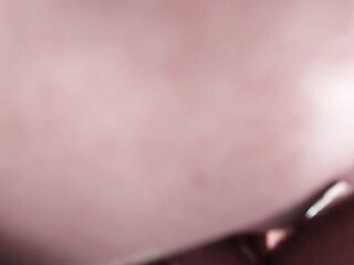 Sie leckt den Arsch und die Eier