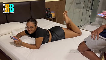 Realizador Baiano, Encontrei a LilithBrito no Tinder, fomos nos conhecer e fiz ela gozar na minha boca! COMPLETO RED