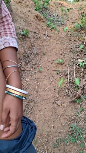 Indian Desi Wife Outdoor Sex Desi Village Aunty Outdoor Sex Desi Indian Wife Outdoor Sex