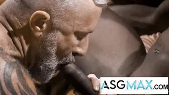 Shy Mature Daddy Finally Fucks His Muscular Neighbor