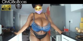 BBW mit riesigen schwingenden Titten nackt beim workouts hängen