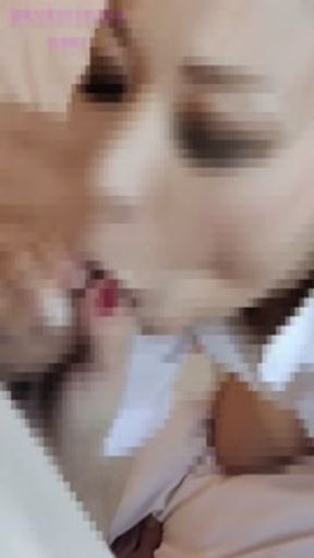 Cheating wife's blowjob filmed on smartphone