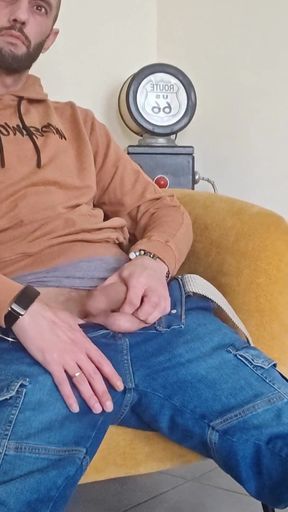 I Play with My Big Dick, Slap, Handjob and Cumshot Clarabitch