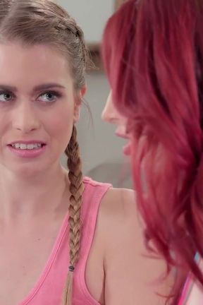 MOMMY&#039;S GIRL - Jill Kassidy&#039;s stepmom fucks her to convince her to go in a college closer from home