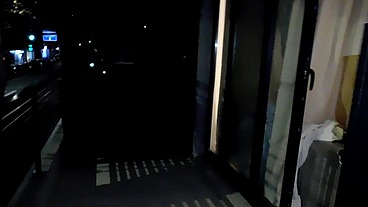 COJIENDO EN EL BALCON PARA QUE SE CALIENTEN LOS VECINOS Y DESPUES ME COJO AL AMIGO DE UNO DE MIS MARIDOS ...