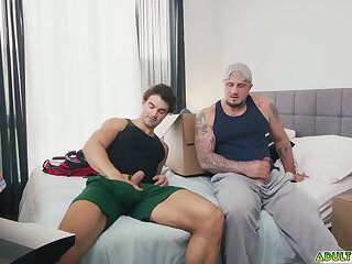 Mike Monroe and talks Crush Daddy into watching the porn together