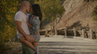 Soția europeană Leah Gotti futută anal de Christian Clay