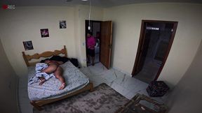 aluguei o quarto com uma camera escondida nao resisti e fodi a safada