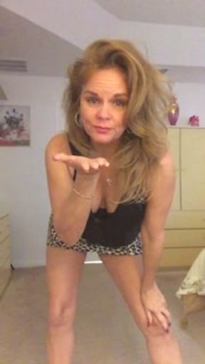 Micky Lynn Coming Back From AVN Awards In Vegas