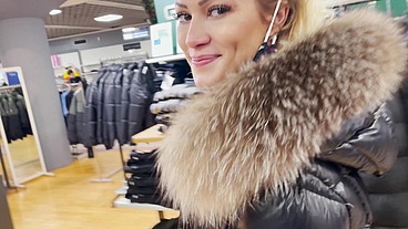 HORNY BLONDE SLUT CREAMPIED IN OUTLET MALL DRESSING ROOM