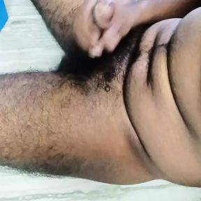 Solo male fapping while watching porn